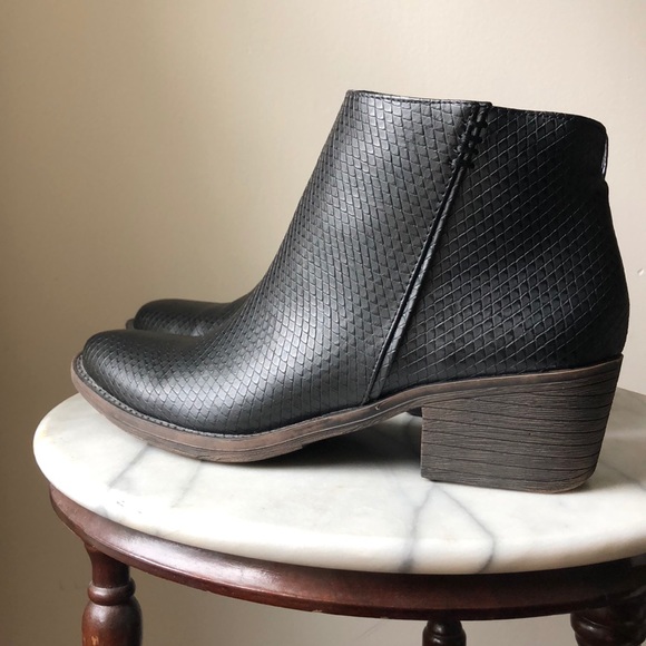 Volatile Shoes - Volatile Raylan Ankle Bootie
